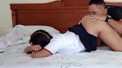 COLEGIALA CACHONDA SEDUCE A SU PROFESOR Y RECIBE UNA FOLLADA DURA Y RAPIDO Thumb