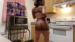 Black History girl shows How to Squirt a Fat Pussy! Thumb