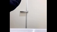 スーパーのトイレ個室でおしっこ Thumb