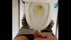 朝1番トイレでおしっこ③ Thumb